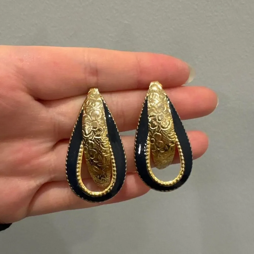 Unbranded Women's Gold and Black Jewellery